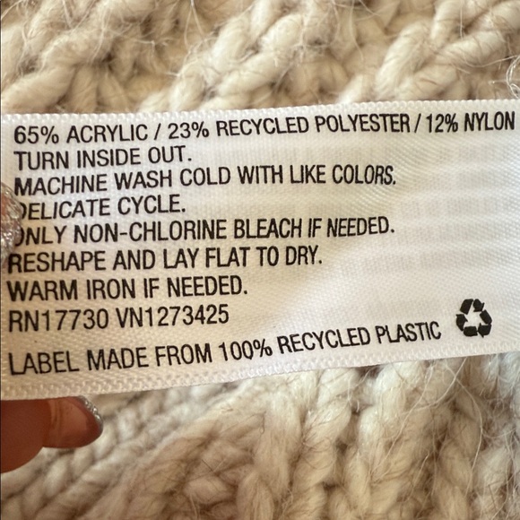 Universal Thread. Cozy Cable Knit Sweater - Cream - Picture 7 of 9